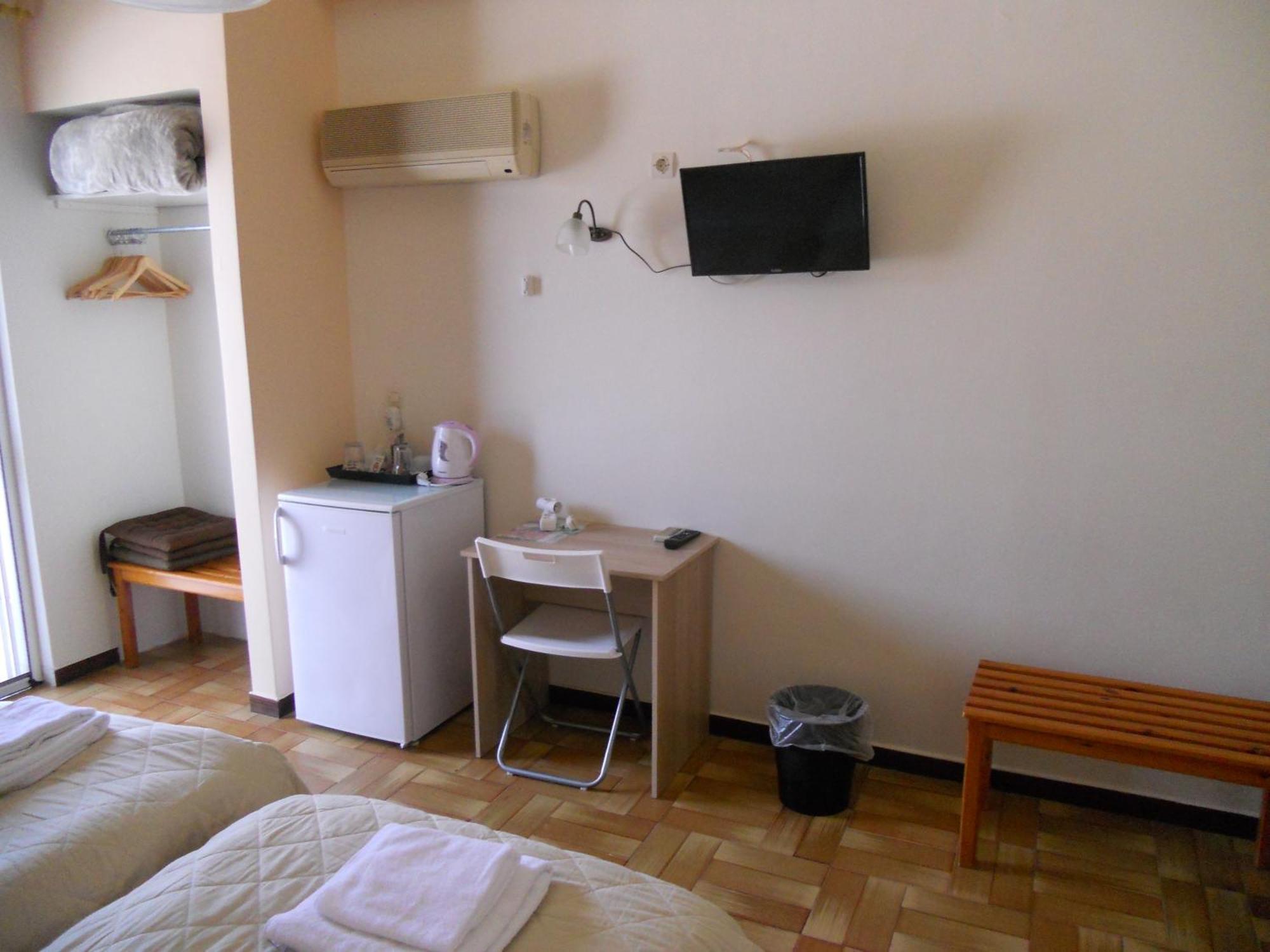 Hotel Milton Mavrovouni  ภายนอก รูปภาพ